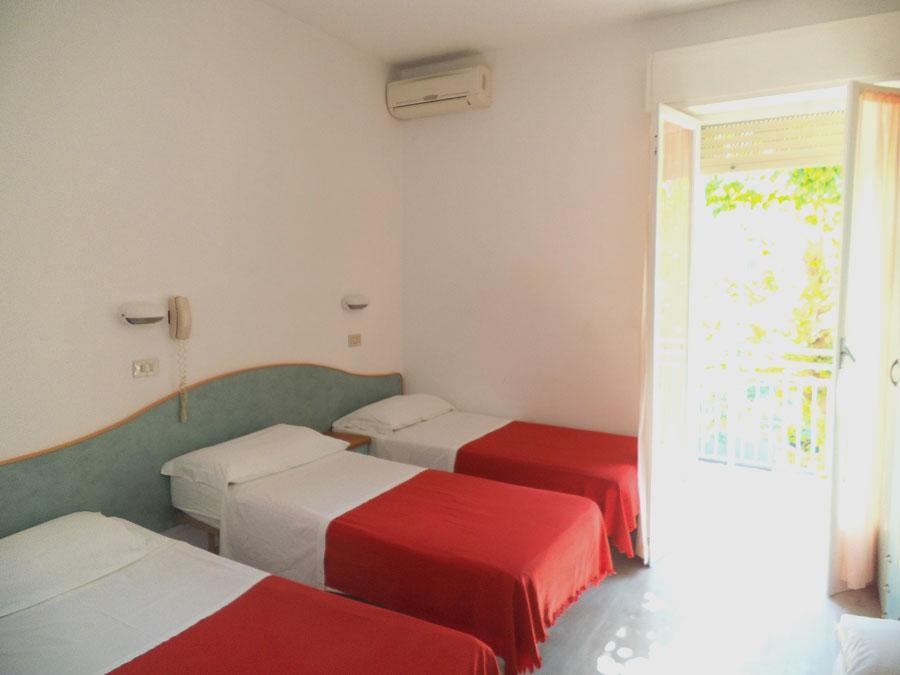 Hotel Luna Rossa Rimini Exterior photo